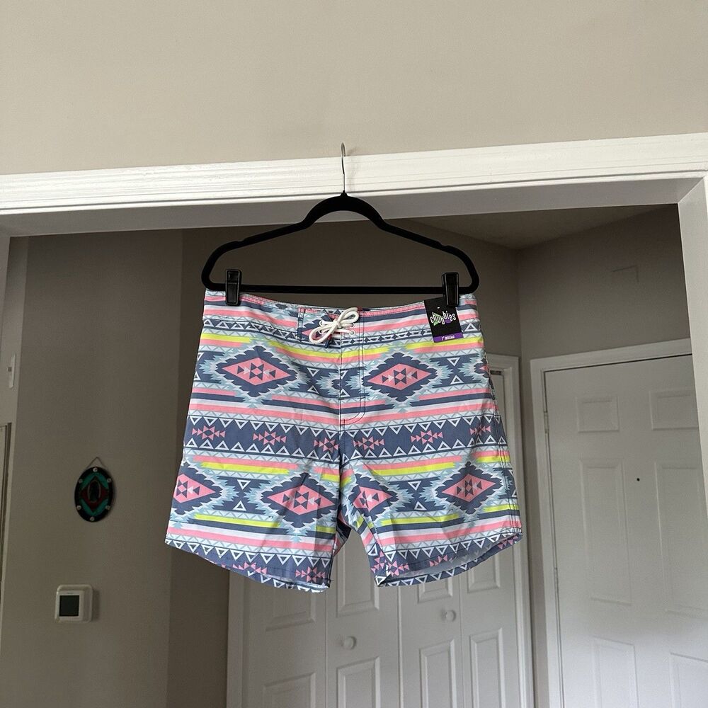 NWT Chubbies shorts Mens size 34 pattern print aztec pool beach swim trunks 7”